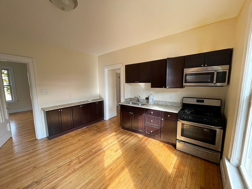 1st image of 2713 N Fratney St #2715