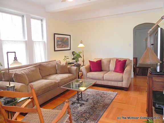 3rd image of 685 W End Ave #16EF