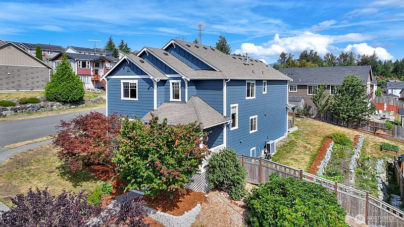 2nd image of 1502 Portobello Avenue