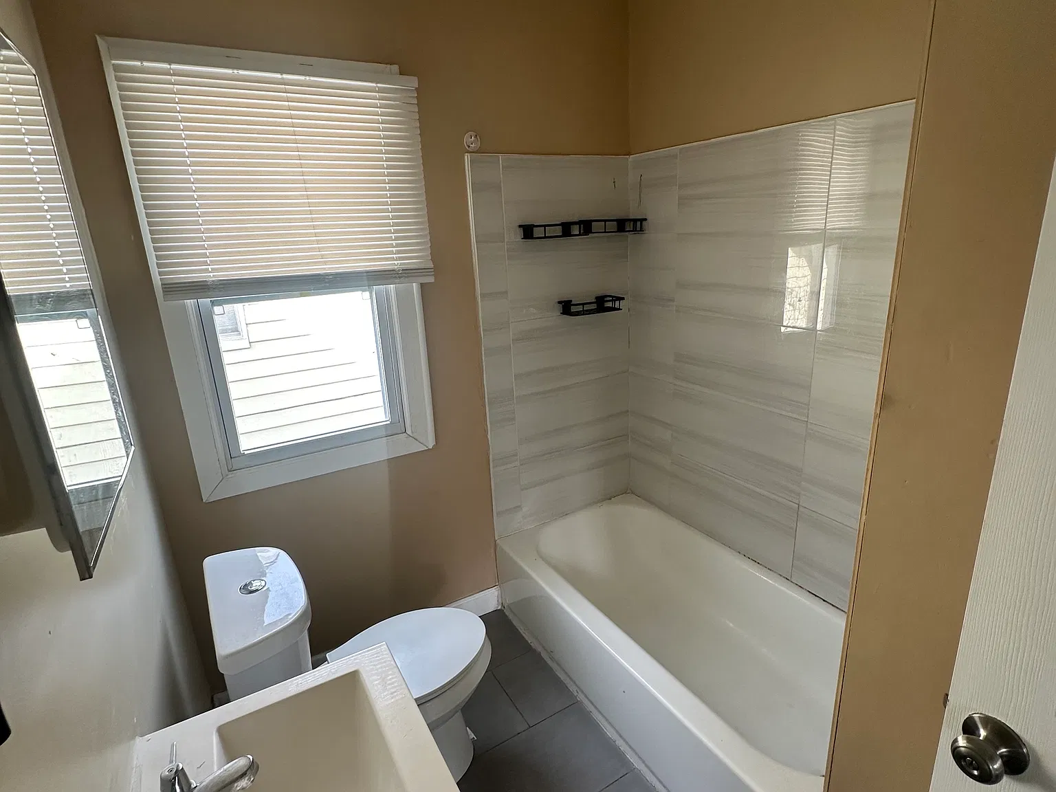 2 bed, 1712 sqft, $975 — Photo 3