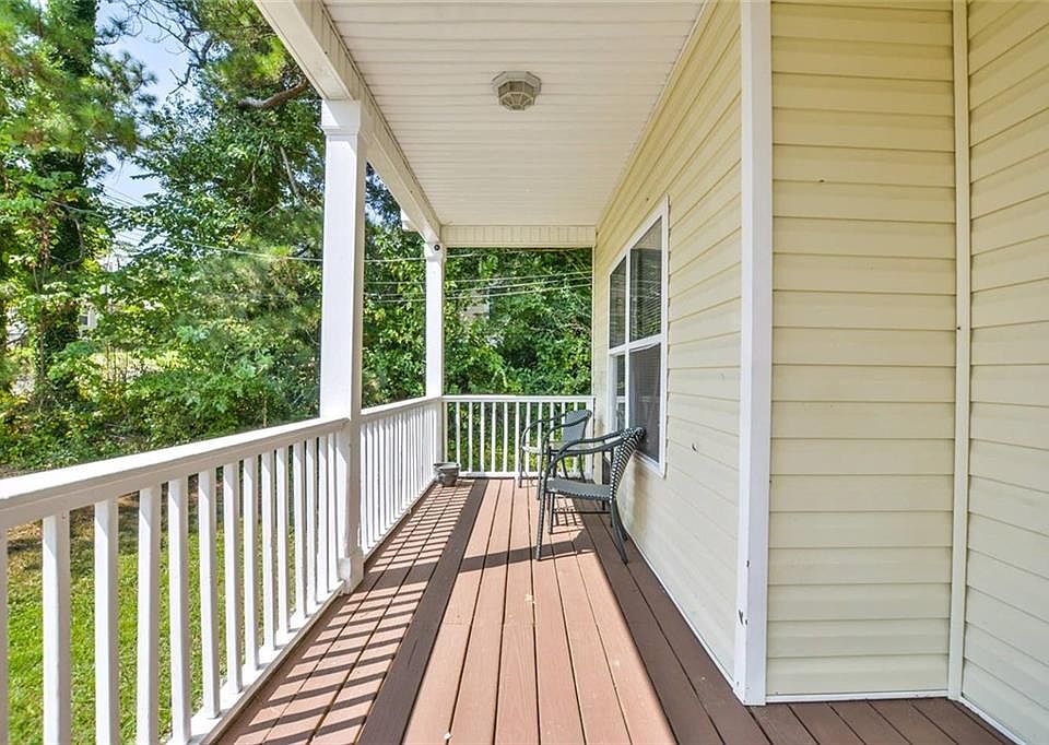 1st image of 1140 Moreland Dr SE