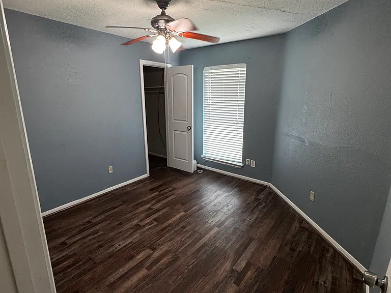 7402 Campeachy Ln — Photo 16