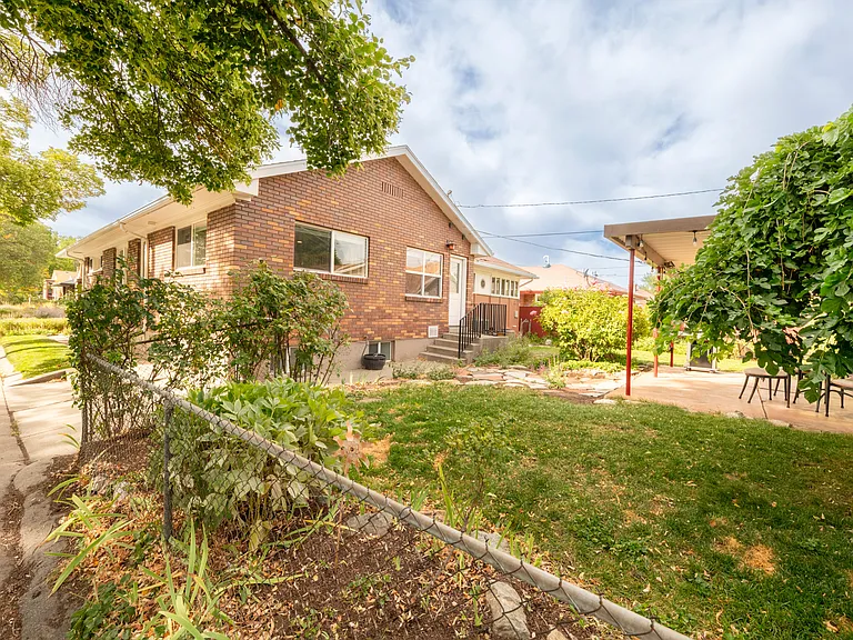 587 E Sherman Ave — Photo 27