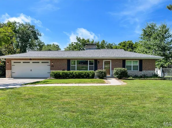 2948 Yaeger Rd, Saint Louis, MO 63129