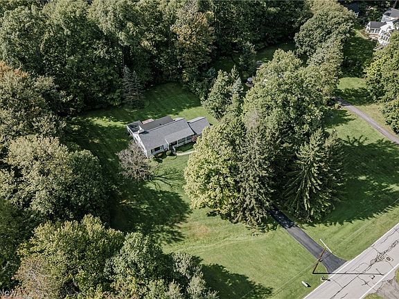 2nd image of 110 Meadow Ln