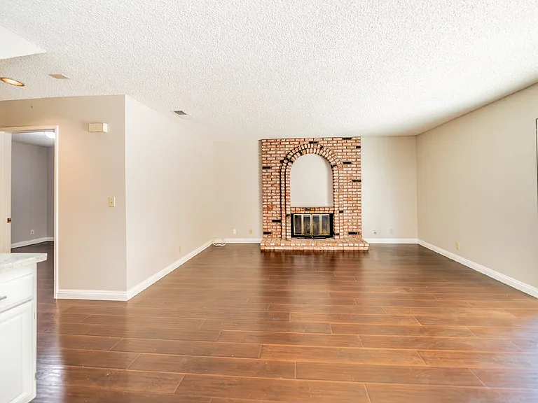 1229 Hibiscus St — Photo 10
