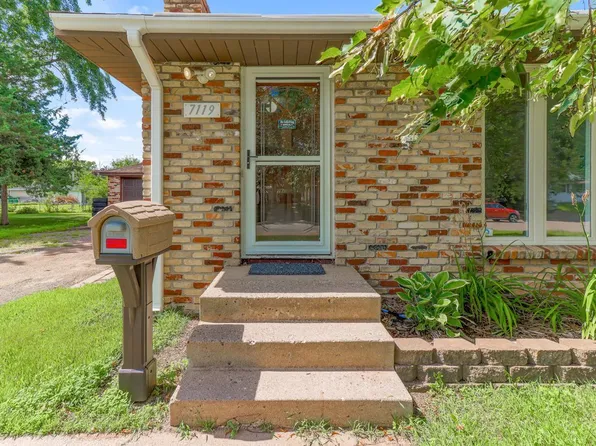 7119 Kyle Ave N, Brooklyn Center, MN 55429