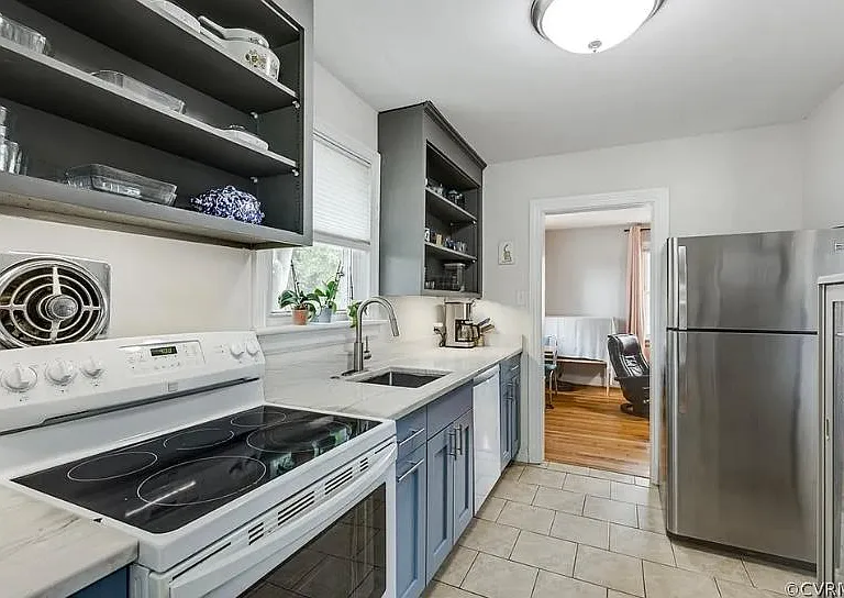 900 Byswick Ln — Photo 4