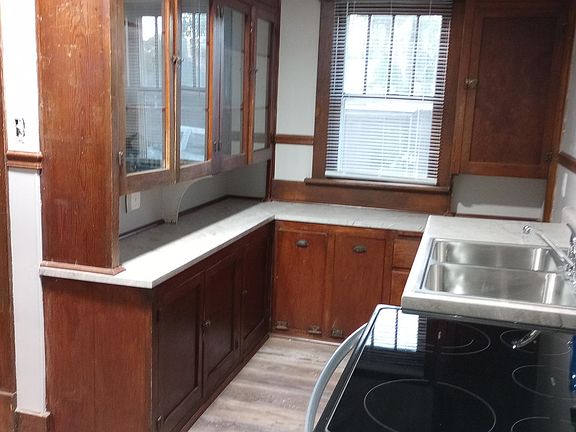 view of remainder of L shaped kitchen