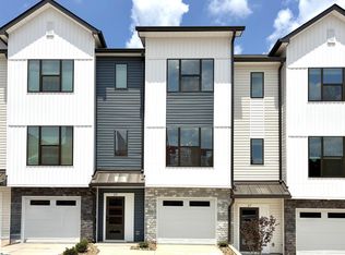 25 Pikewood Ln, Greenville, SC 29607