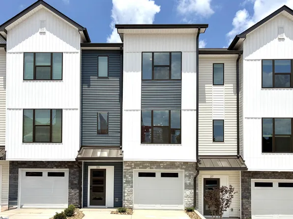 25 Pikewood Ln, Greenville, SC 29607