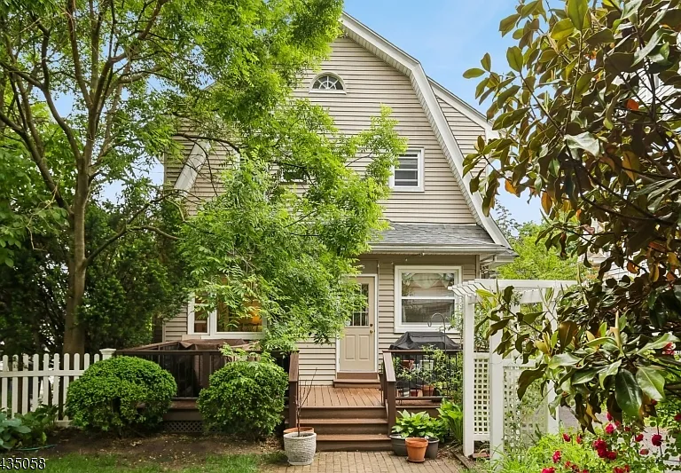 67 Midland Blvd — Photo 27