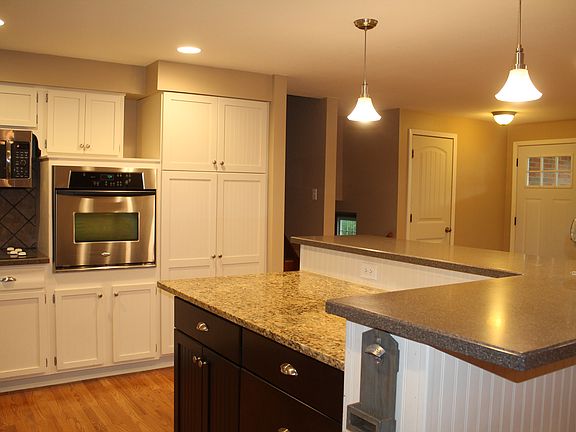 4th image of 900 Martin Dr