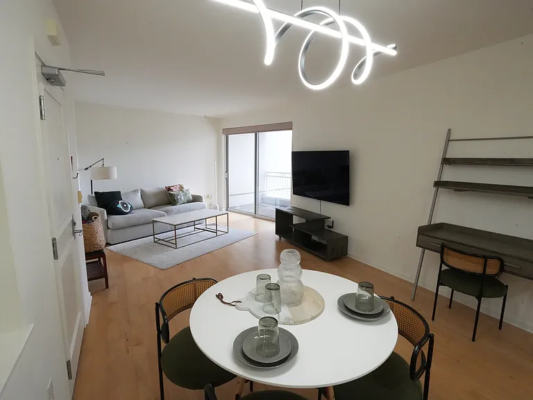 1655 Mission St #930 — Photo 3
