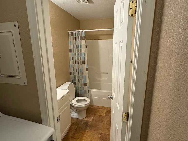 1011 W 24th St #1011 — Photo 55
