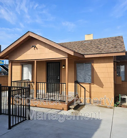 1157 S Townsend Ave — Photo 3