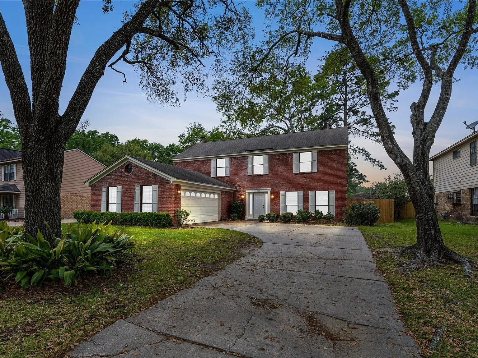 4 bed, 2.5 bath, 2496 sqft, $2,595 — Photo 3