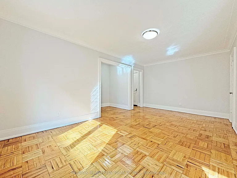398 Avenue Rd #325 — Photo 3