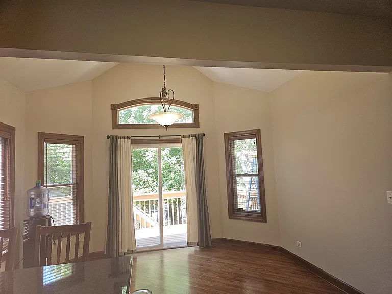 733 Woodbury Ct — Photo 5