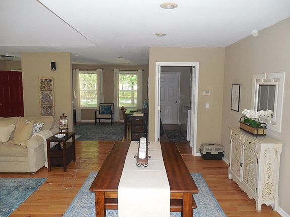 5th image of 9557 Sunset Dr