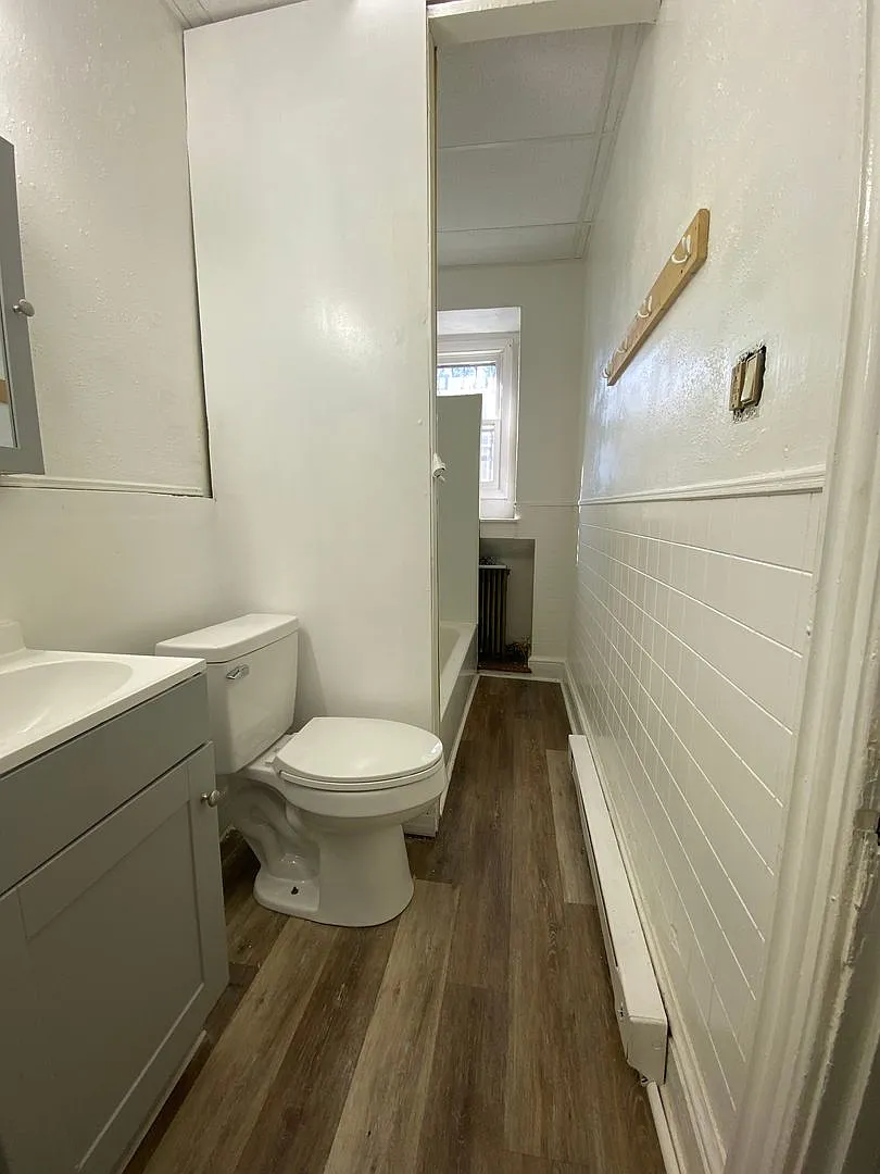 228 W Vine St — Photo 4