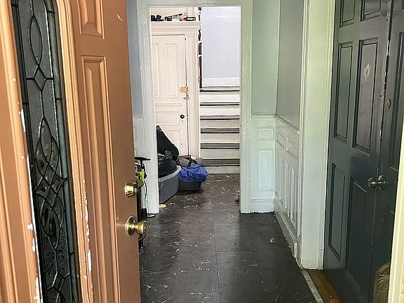 4th image of 1036 Bergen St