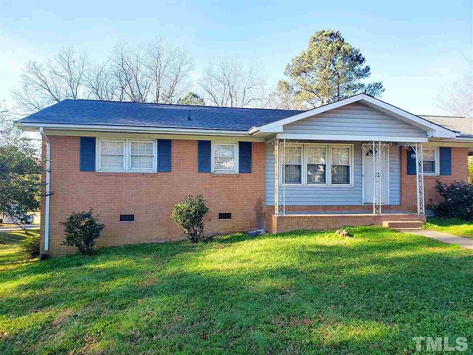 1st image of 4001 Chaucer Dr