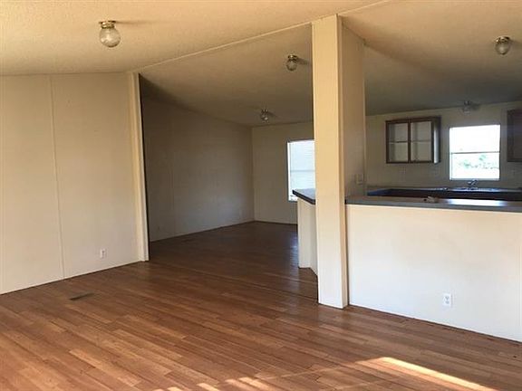 5th image of 144 Keller Ct