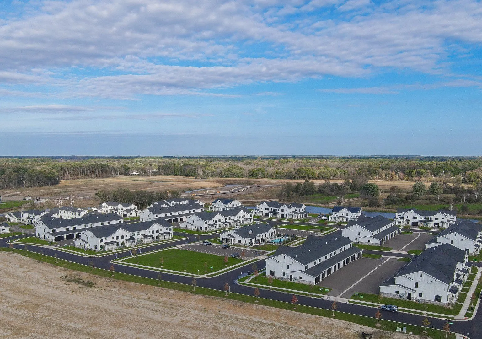 Sandhill Parkway Townhomes — Photo 1