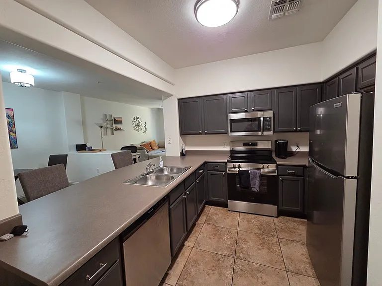 525 N Miller Rd #123 — Photo 7