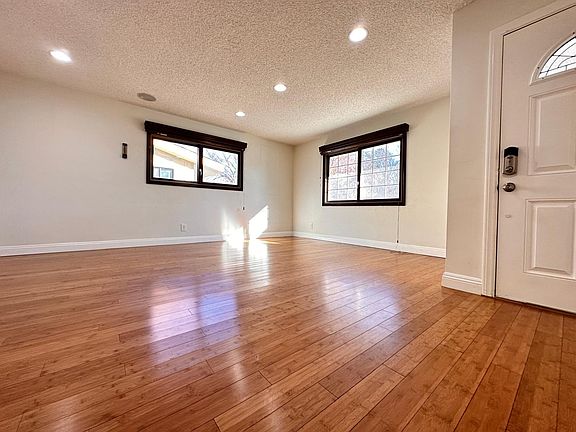 4th image of 23447 Schoolcraft St