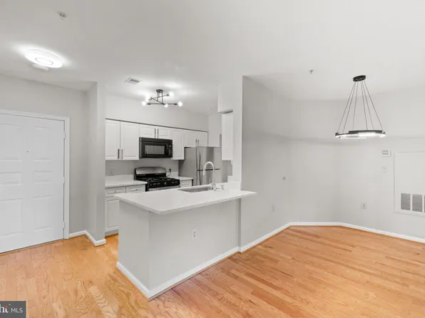 12919 Alton Sq APT 119, Herndon, VA 20170