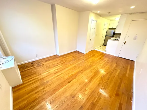 322 East Sixth Street image 3 of 11