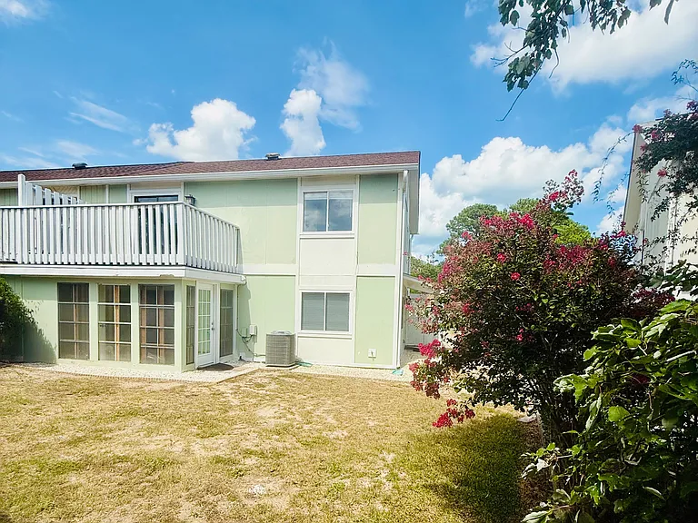 1471 Turkey Ridge Rd #B — Photo 2