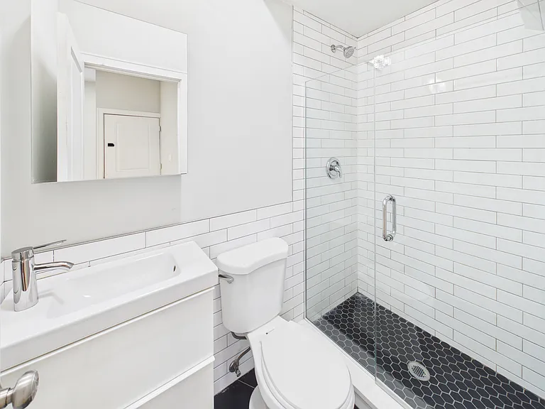 2819 W 25th St #1 — Photo 10