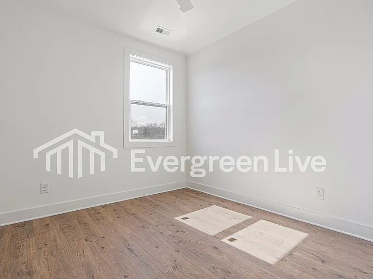 172 Leggo Ave — Photo 27