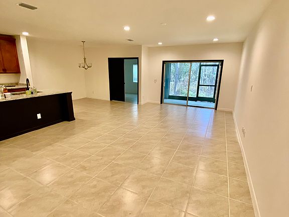 4th image of 182 Glass Onion Dr