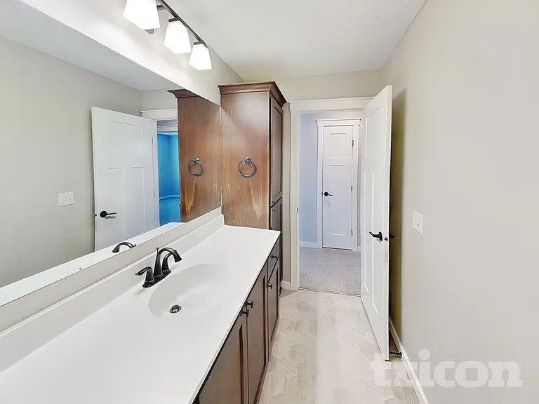 881 High St — Photo 11