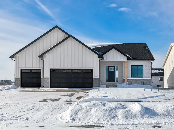 1400 NW Linda Ln, Waukee, IA 50263