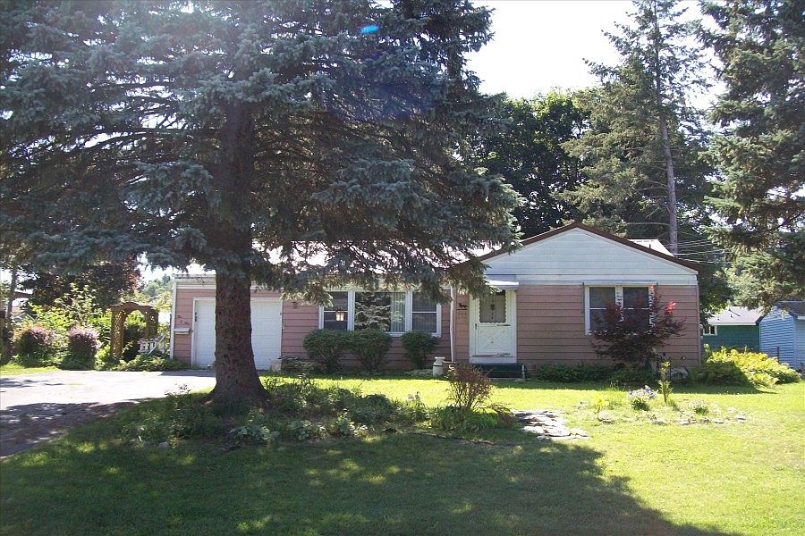 1st image of 204 Camillus Dr