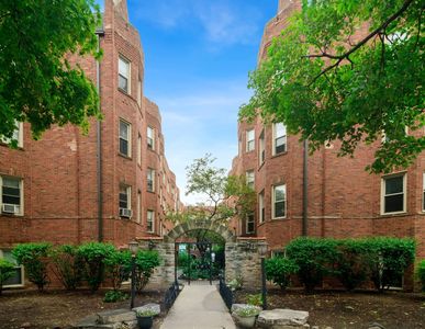 4130 N Kedvale Ave APT 208, Chicago, IL, 60641