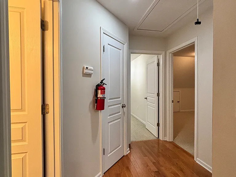 221 Rothesay Ln — Photo 19