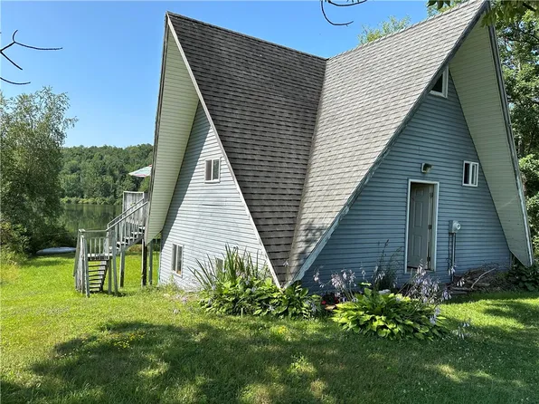 75 Country Pl, Nineveh, NY 13813