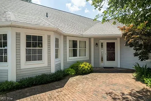 830 Sutton Pl #52 photo 1