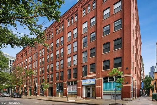 225 W Huron St #207 Photo 1