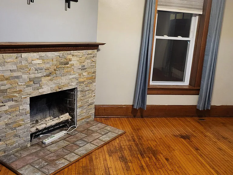 422 S 12th St — Photo 10
