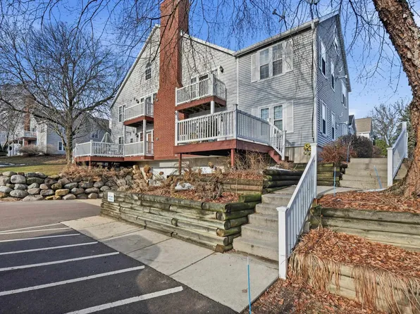 802 Kottke Dr Unit 8, Madison, WI 53719