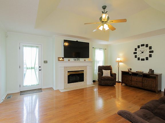 5th image of 1093 Pinehurst Dr