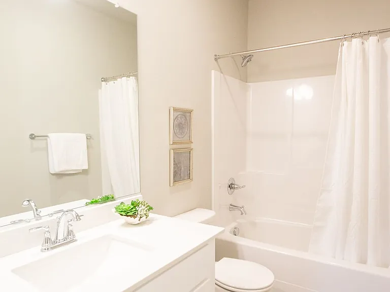 Q1 Apartments — Photo 6