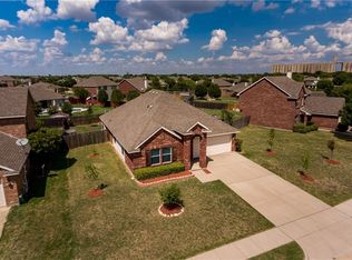628 Fossil Wood Dr, Saginaw, TX 76179